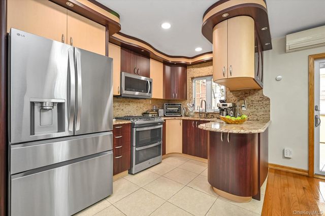 14703 77th Road, Flushing, NY 11367