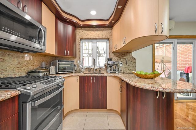 14703 77th Road, Flushing, NY 11367