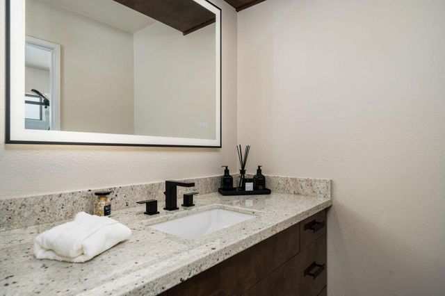 49240 Avenue Vista Bonita, La Quinta, CA 92253