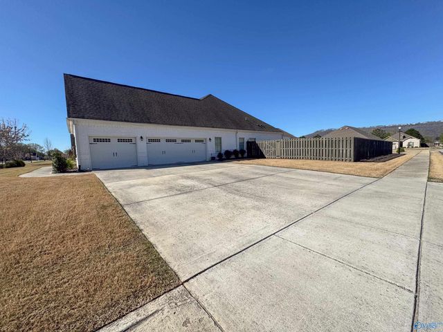 3020 Ginn Point Road SE, Owens Cross Roads, AL 35763