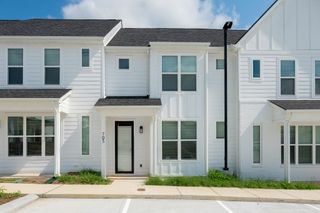 703 Laura Ward Pl, Lebanon, TN 37087