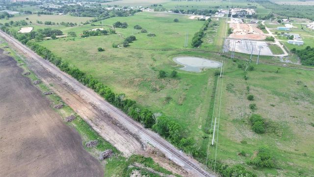 2100 Pine Knoll Road, Bay City, TX 77414