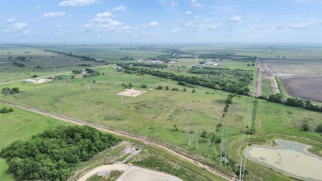 2100 Pine Knoll Road, Bay City, TX 77414