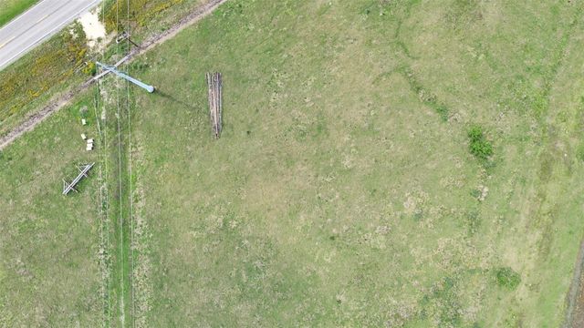 2100 Pine Knoll Road, Bay City, TX 77414