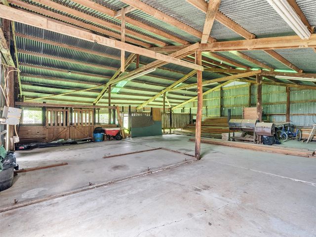 2100 Pine Knoll Road, Bay City, TX 77414