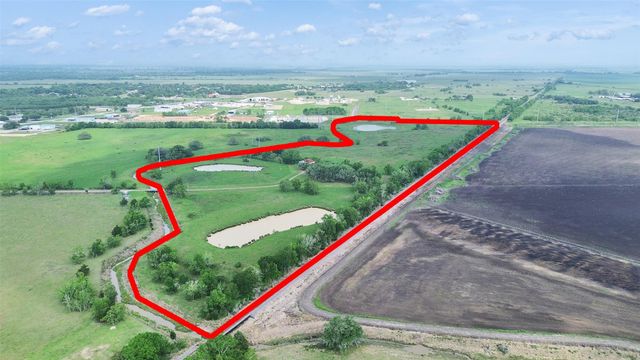 2100 Pine Knoll Road, Bay City, TX 77414