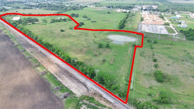 2100 Pine Knoll Road, Bay City, TX 77414