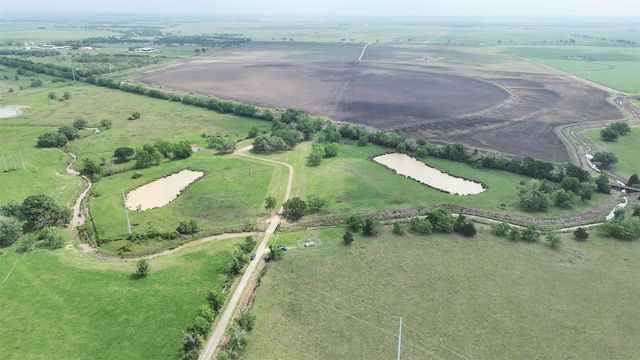 2100 Pine Knoll Road, Bay City, TX 77414