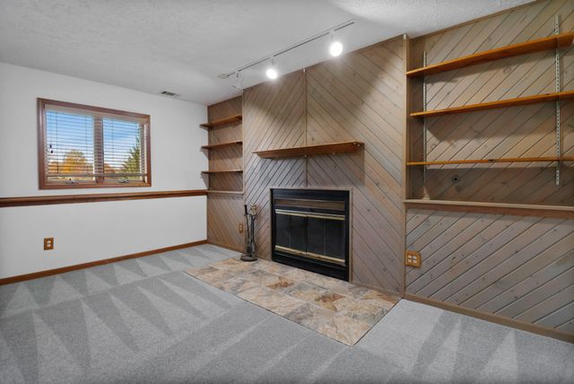 860 N 550 E, Westville, IN 46391