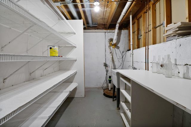 860 N 550 E, Westville, IN 46391