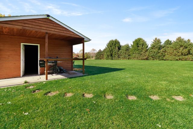 860 N 550 E, Westville, IN 46391