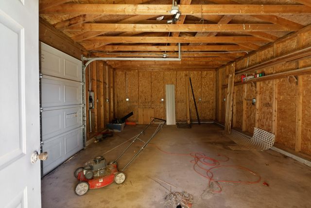 860 N 550 E, Westville, IN 46391