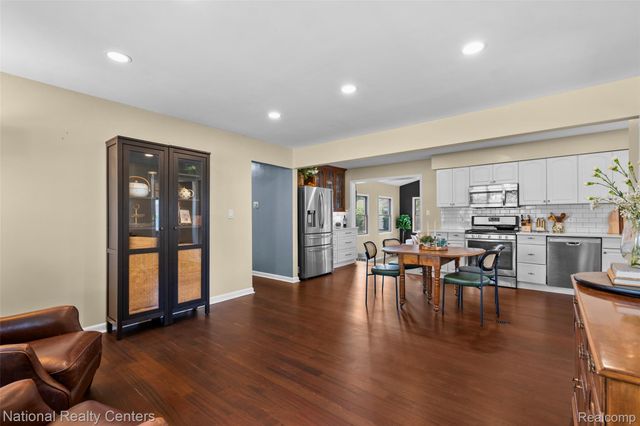 36415 Dowling Street, Livonia, MI 48150