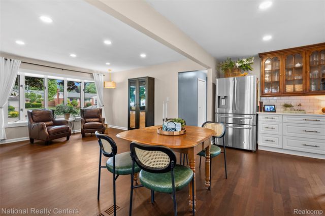 36415 Dowling Street, Livonia, MI 48150