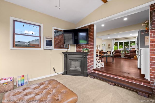 36415 Dowling Street, Livonia, MI 48150