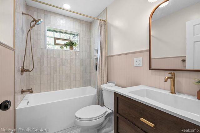 36415 Dowling Street, Livonia, MI 48150