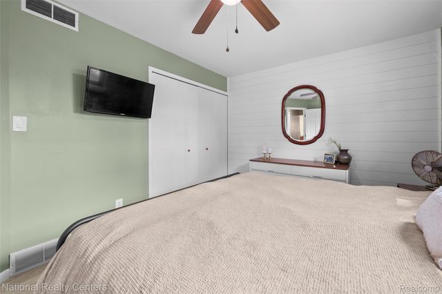 36415 Dowling Street, Livonia, MI 48150