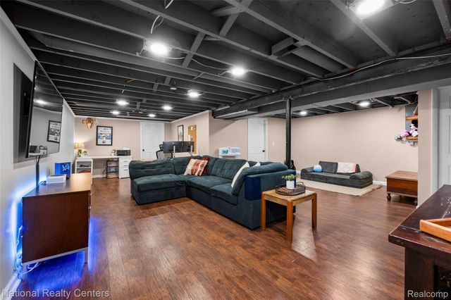 36415 Dowling Street, Livonia, MI 48150