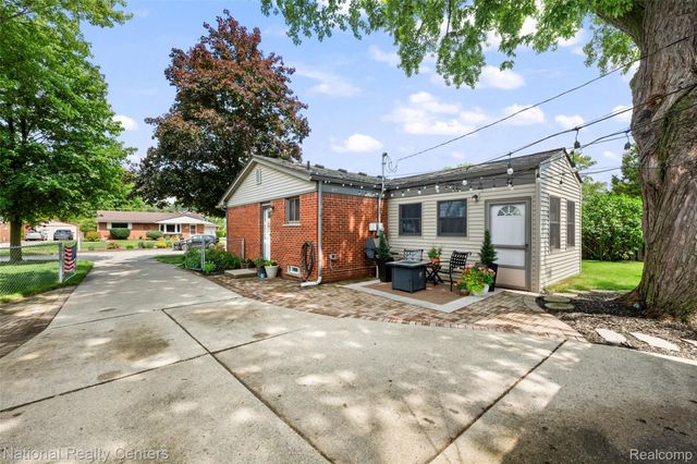 36415 Dowling Street, Livonia, MI 48150