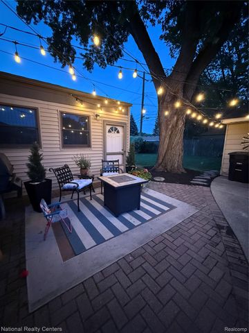 36415 Dowling Street, Livonia, MI 48150