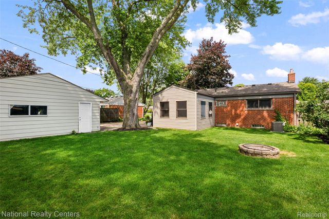36415 Dowling Street, Livonia, MI 48150