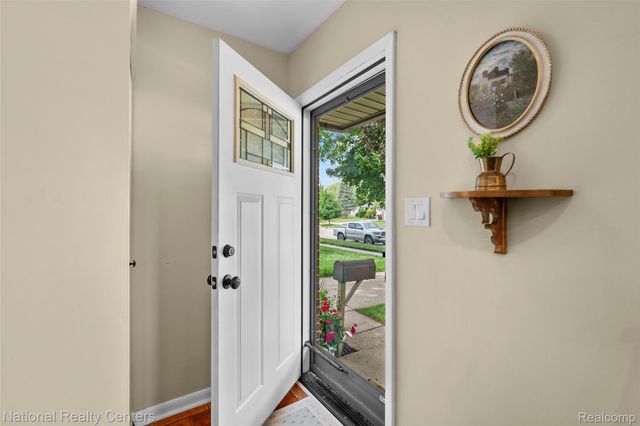36415 Dowling Street, Livonia, MI 48150