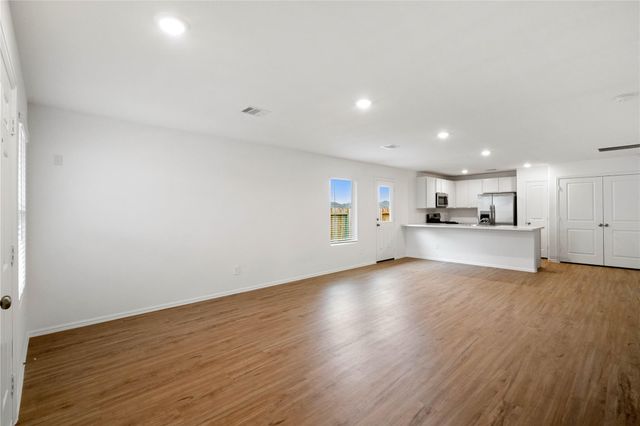 104 Pine Bend Court, Magnolia, TX 77354