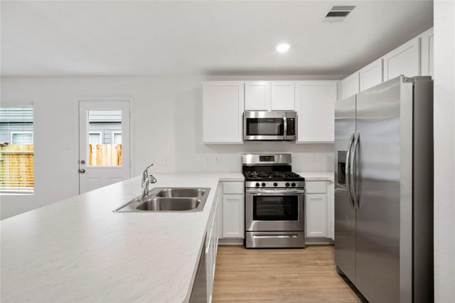 104 Pine Bend Court, Magnolia, TX 77354