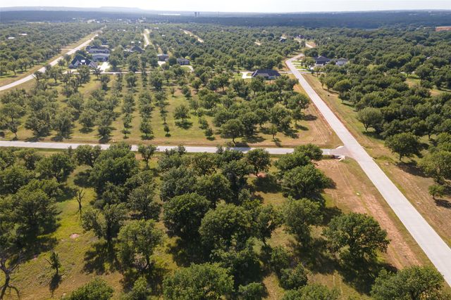 2200 E Landings S, Granbury, TX 76049