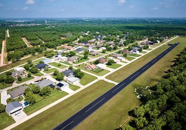 2200 E Landings S, Granbury, TX 76049