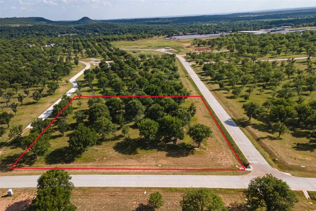2200 E Landings S, Granbury, TX 76049
