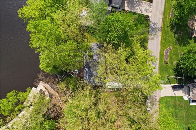 2410 Plum Creek Drive, Roaming Shores, OH 44084
