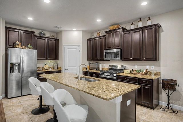 4926 SOUTHERN VALLEY LOOP, Brooksville, FL 34601