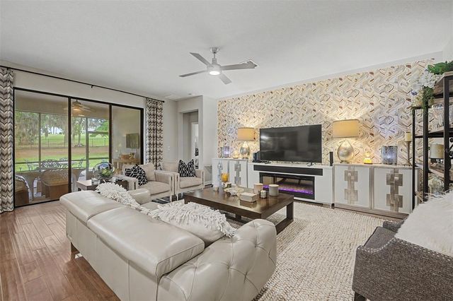 4926 SOUTHERN VALLEY LOOP, Brooksville, FL 34601
