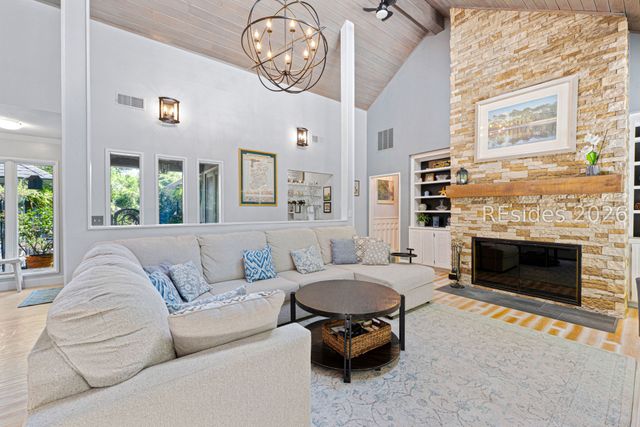 53 Lawton Rd, Hilton Head Island, SC 29928