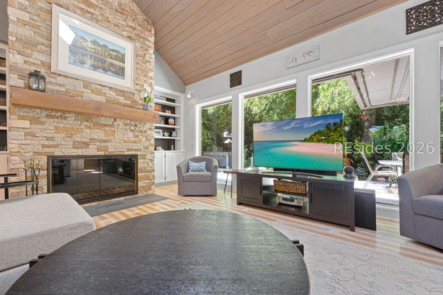 53 Lawton Rd, Hilton Head Island, SC 29928