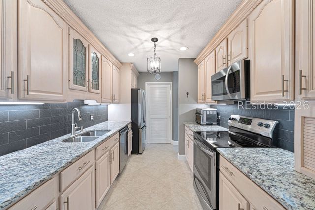 53 Lawton Rd, Hilton Head Island, SC 29928