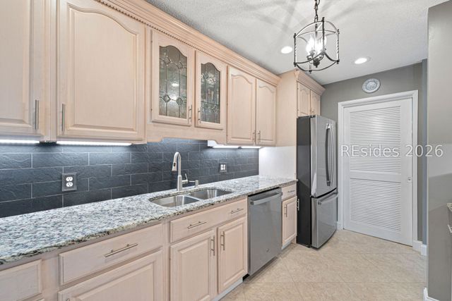 53 Lawton Rd, Hilton Head Island, SC 29928