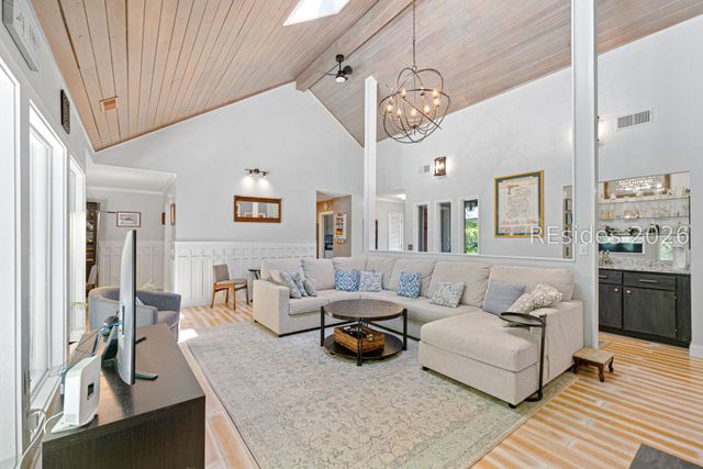53 Lawton Rd, Hilton Head Island, SC 29928