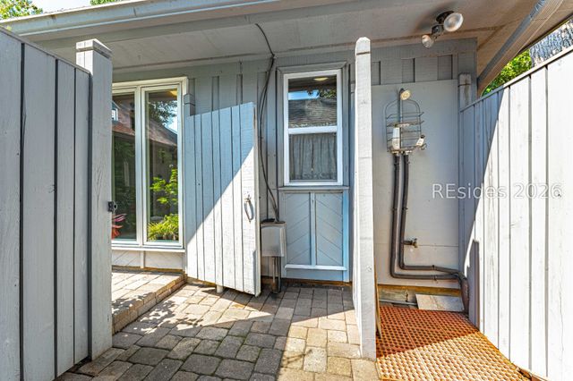 53 Lawton Rd, Hilton Head Island, SC 29928