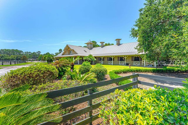 53 Lawton Rd, Hilton Head Island, SC 29928