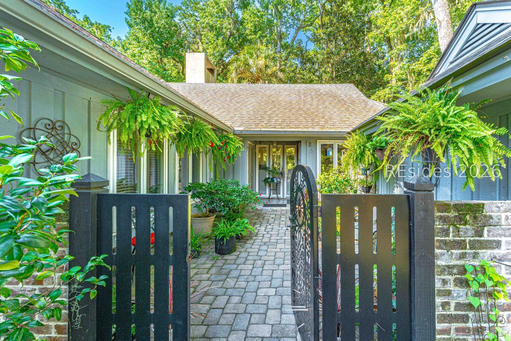 53 Lawton Rd, Hilton Head Island, SC 29928