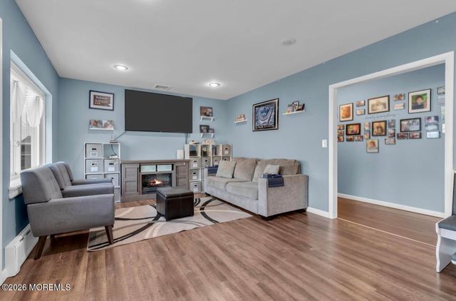 210 Springlawn Avenue, Matawan, NJ 07747