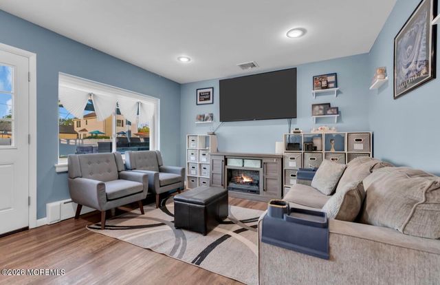 210 Springlawn Avenue, Matawan, NJ 07747