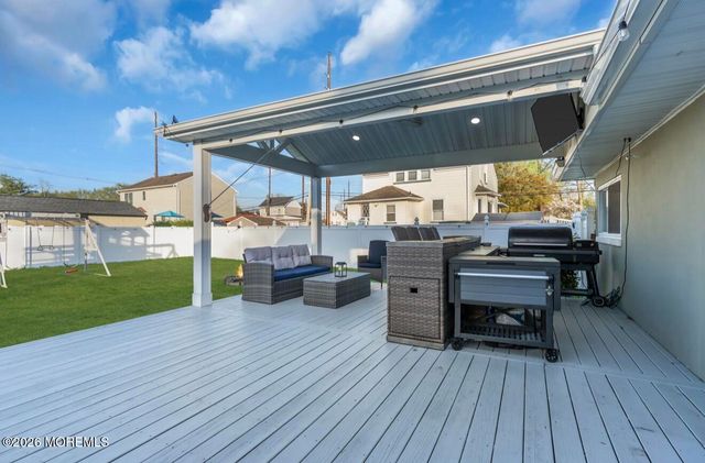 210 Springlawn Avenue, Matawan, NJ 07747