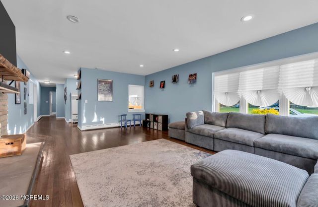 210 Springlawn Avenue, Matawan, NJ 07747