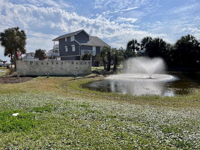 14426 Spyglass Circle, Galveston, TX 77554