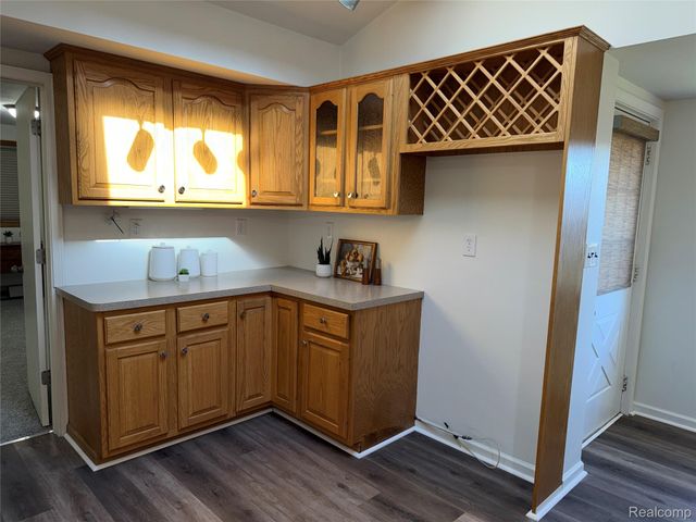 23211 Glenbrook Street, St. Clair Shores, MI 48082