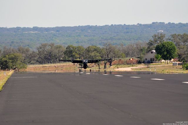 2881 AVIATION LOOP, Fredericksburg, TX 78624
