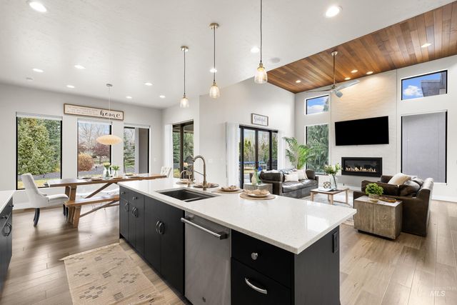 3672 W Red Jade Ct, Meridian, ID 83646